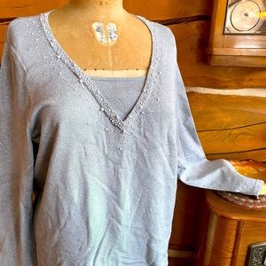 East 5th shirt Women's 1x sweater long sleeve gray pearl detail plus size EUC